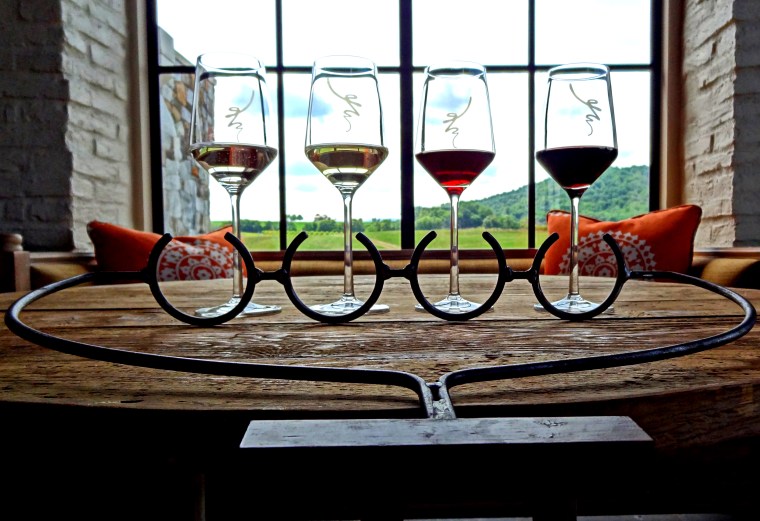 Early_Mountain_Vineyards_Wine_Flights